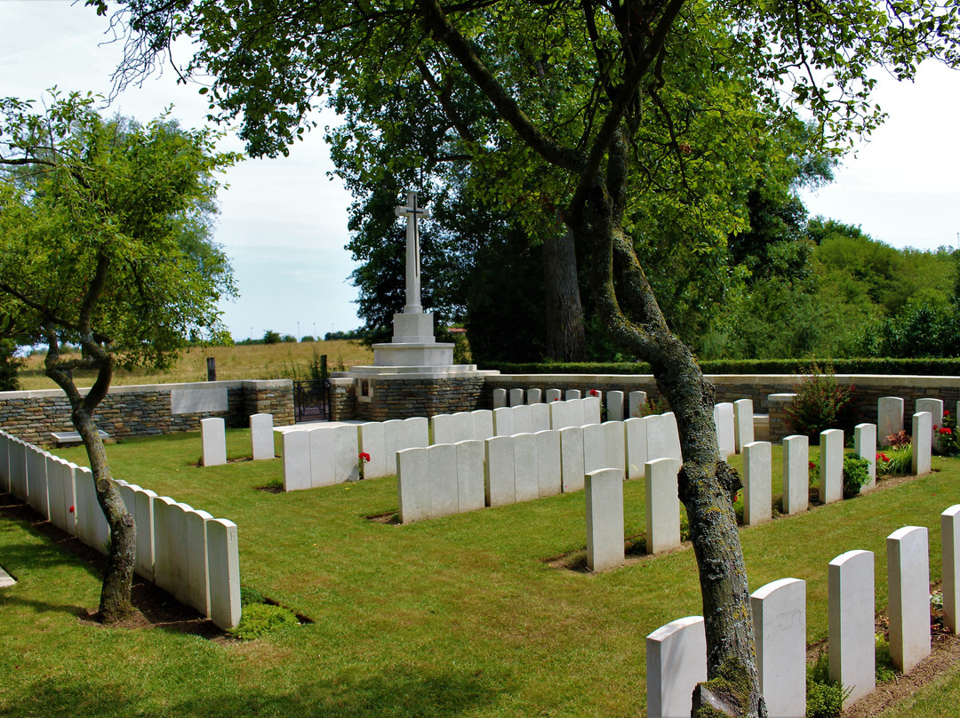 Givenchy-en-Gohelle Canadian Cemetery景点图片