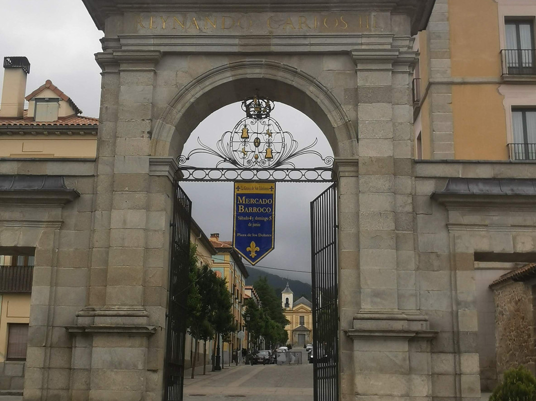 Puerta De La Reina.