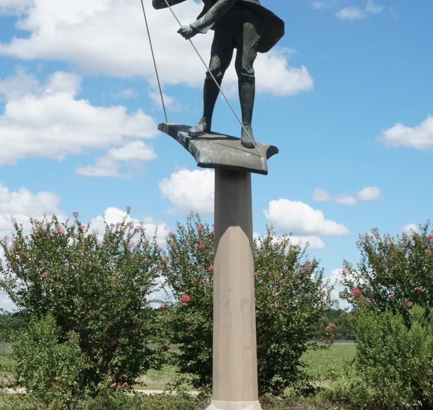 Charles Lindbergh Monument-Americus必去景点