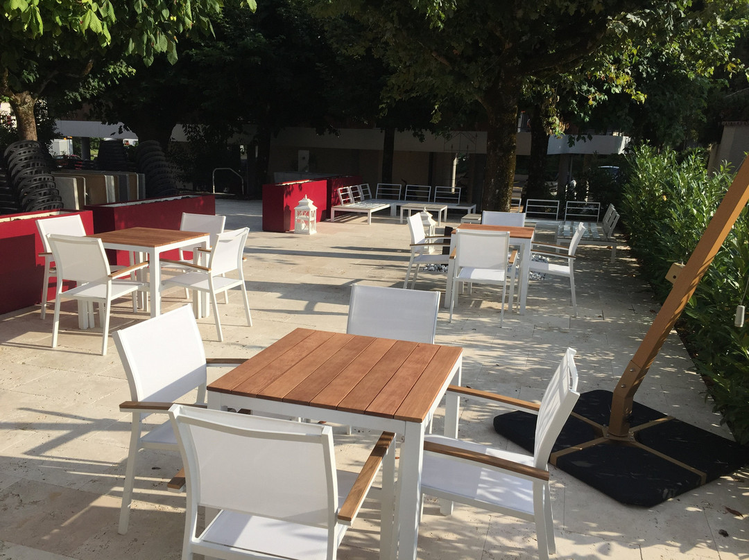 Hotel La Belle Croix主图