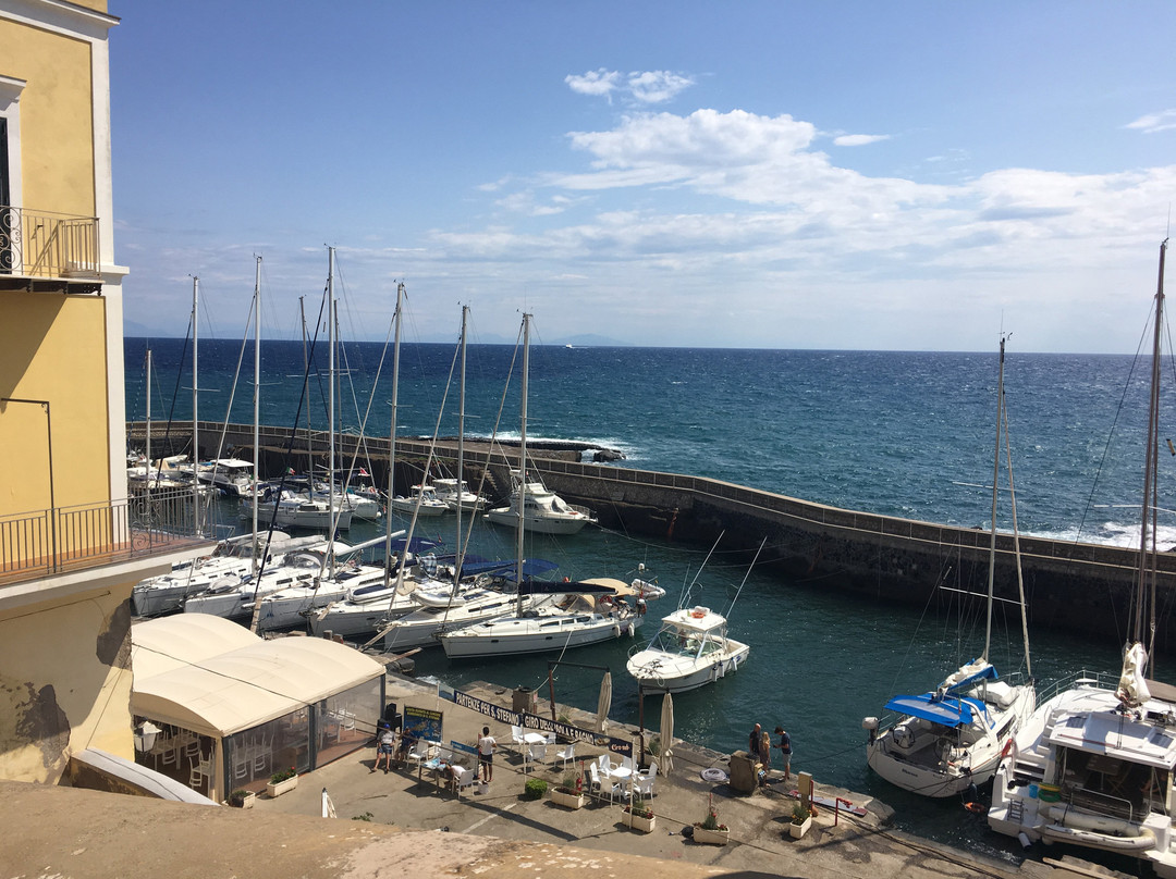 Diving World Ventotene-Ventotene必去景点