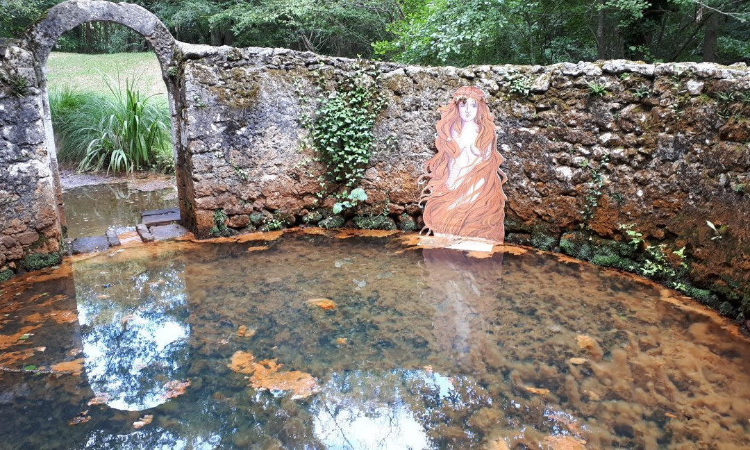 Fontaine de Bernos-Saint-Laurent-Medoc必去景点