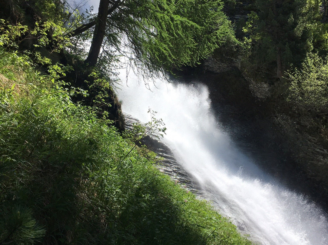 Wasserfall In Surlej (Ova da Surlej)景点图片