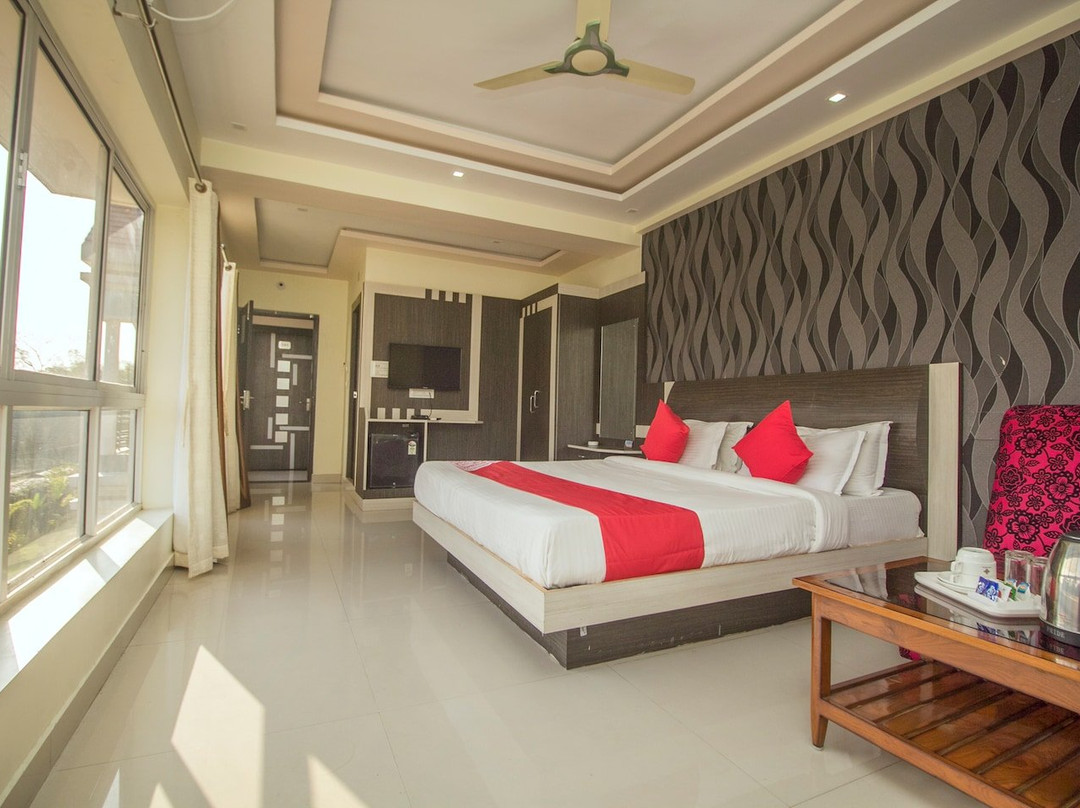 Hotel Debrani International主图