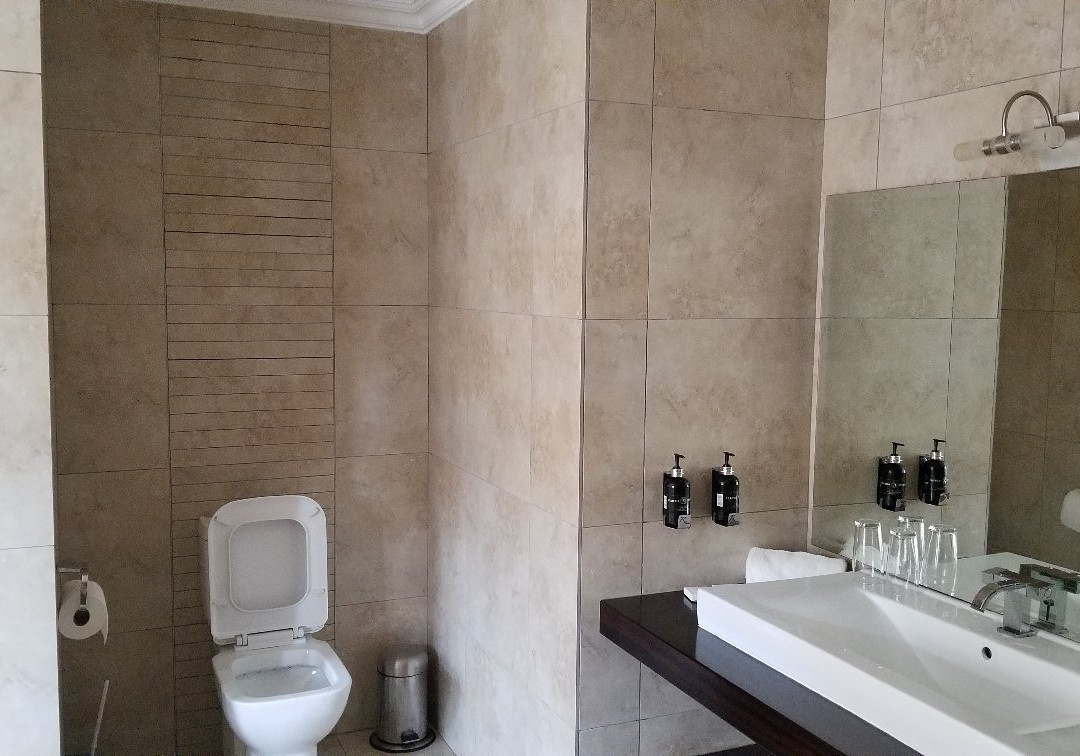 River Meadow Manor主图