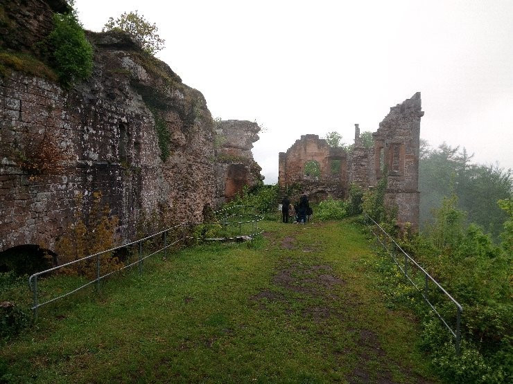 Burg Neuscharfeneck景点图片