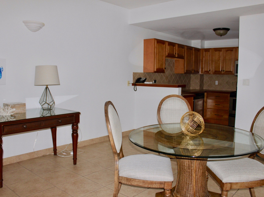 Bungalows at Windsong on the Reef主图