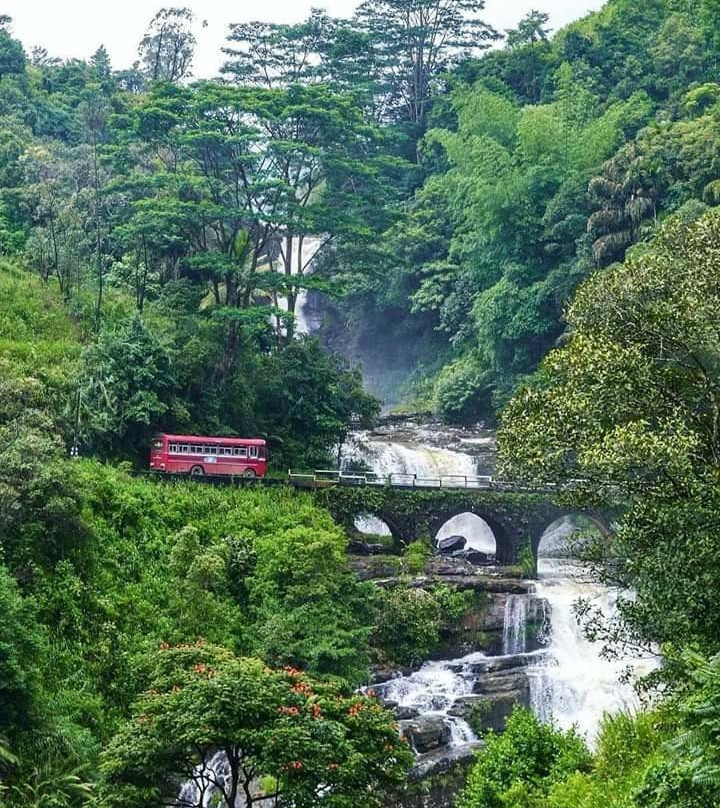 Kadiyanlena Falls景点图片