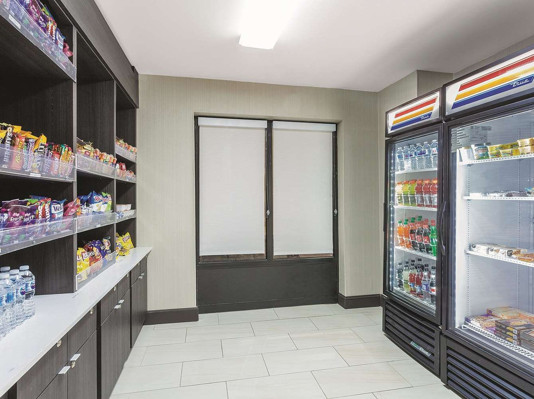 La Quinta Inn & Suites by Wyndham Covington主图