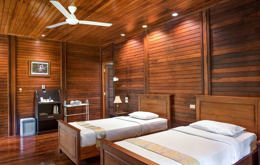 高地自然之旅度假酒店主图