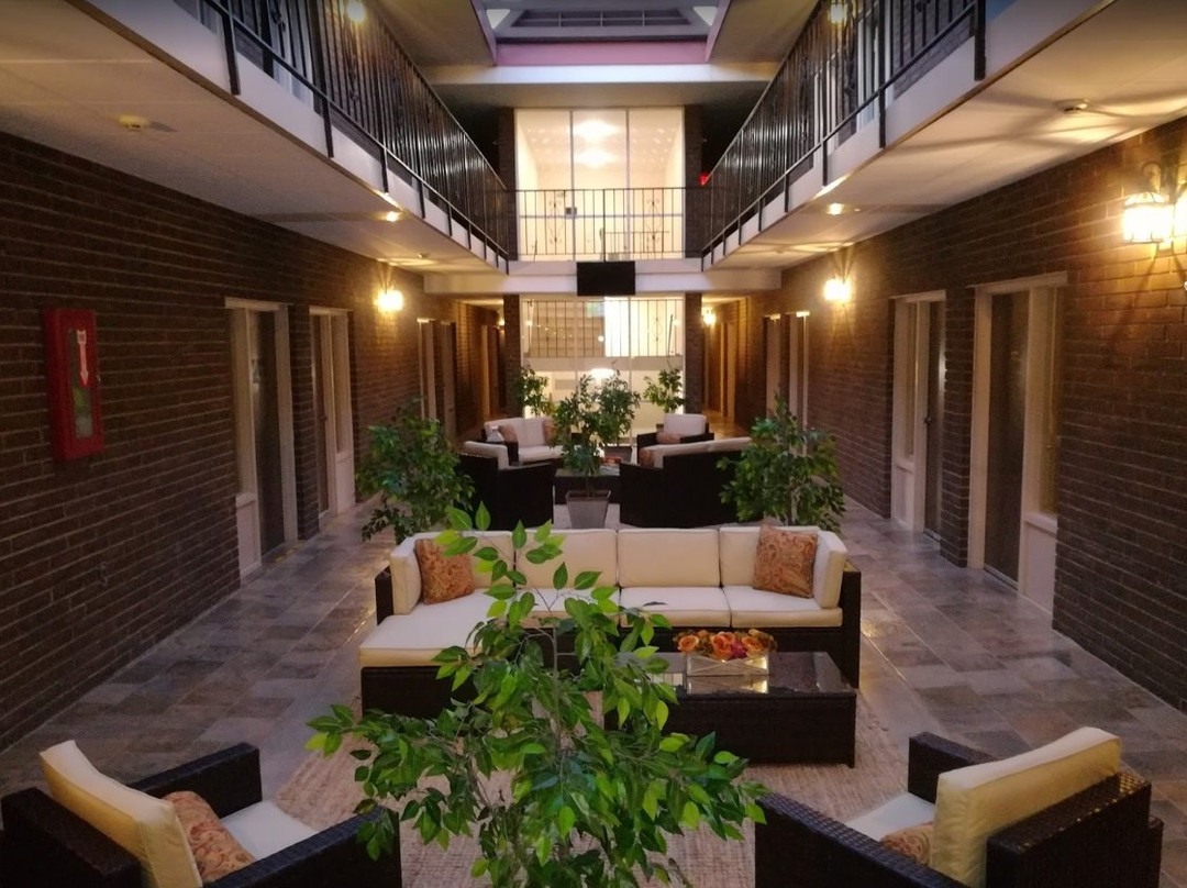 The Stables Inn & Suites主图