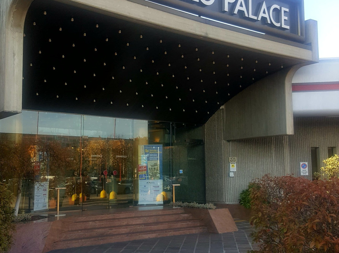 星际克里斯塔罗宫酒店主图