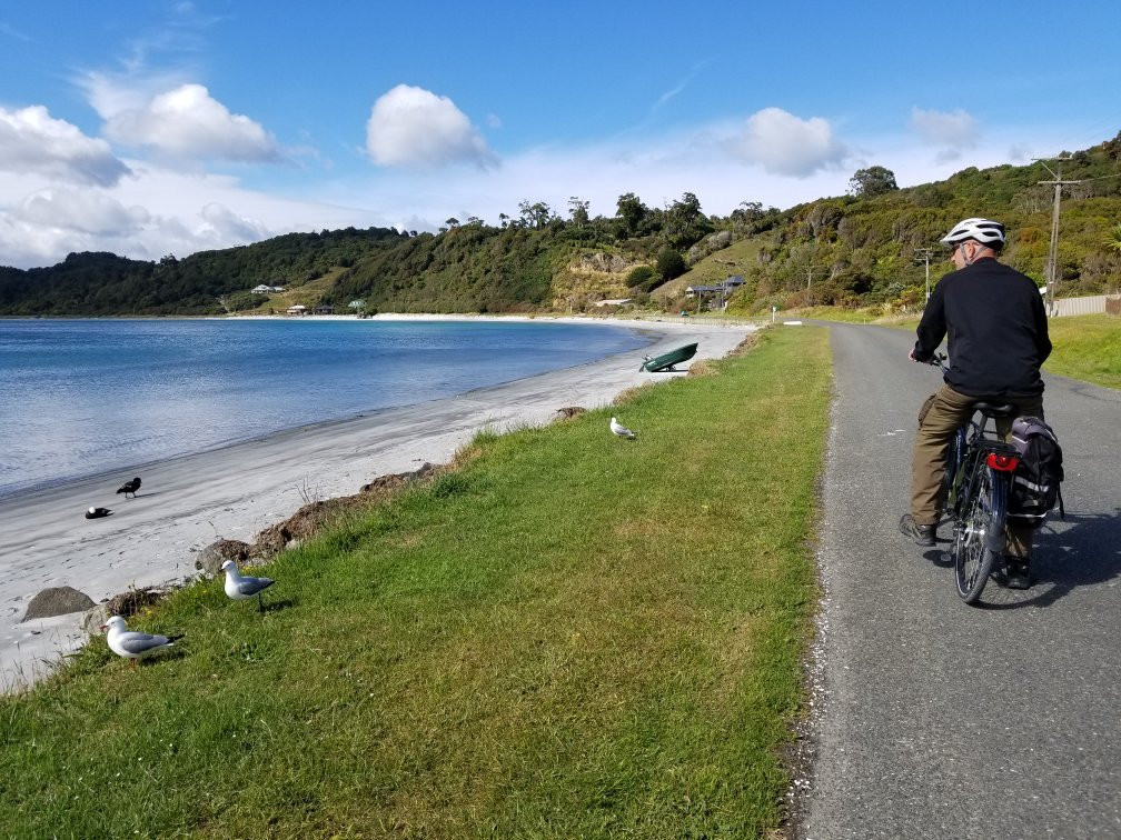 Stewart Island Electric Bikes景点图片