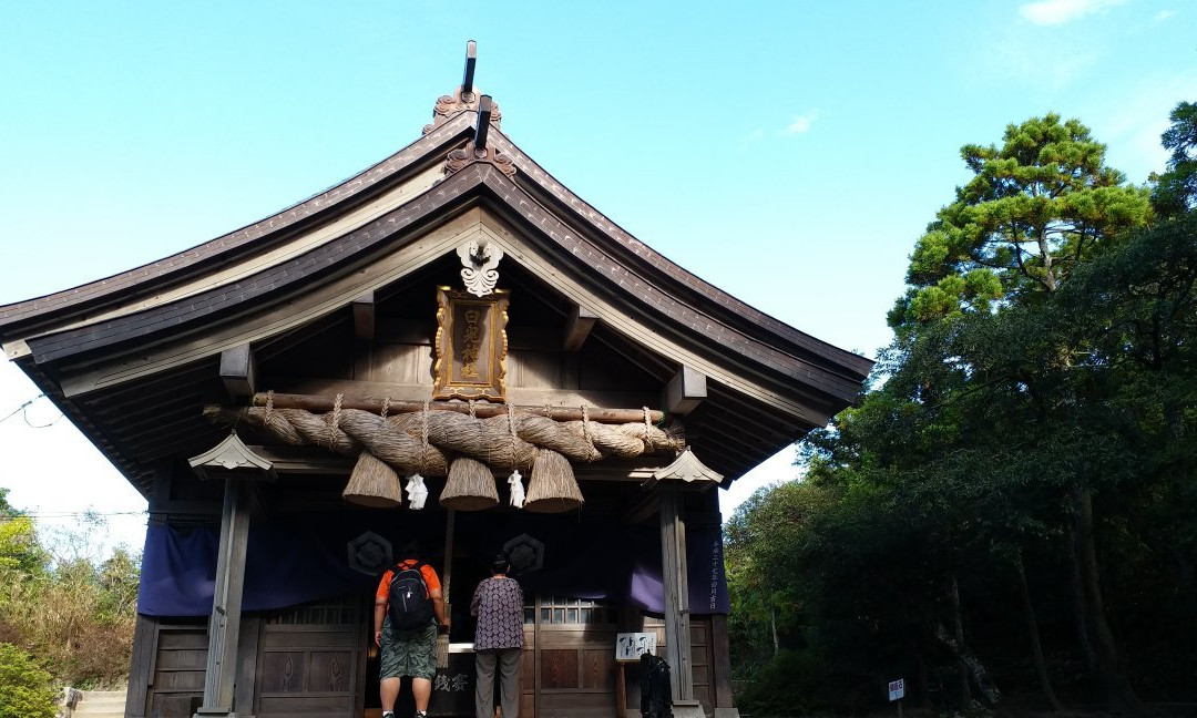 Hakuto Shrine景点图片