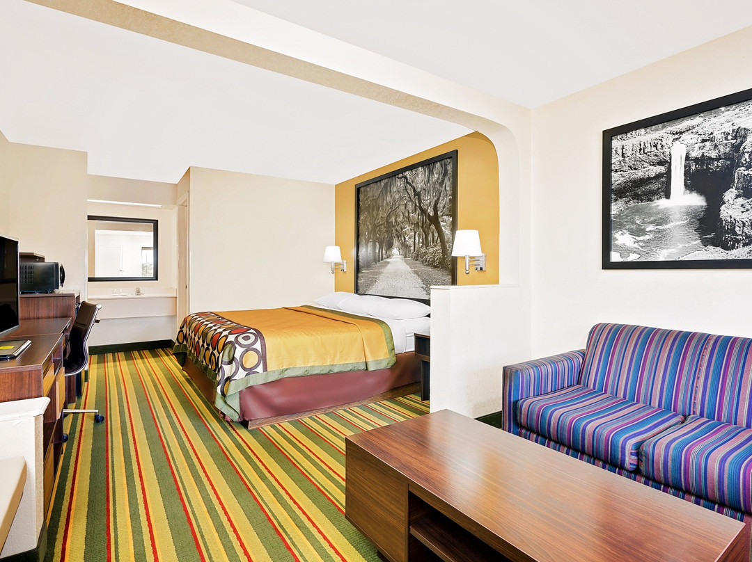 Super 8 by Wyndham Byron/South Macon主图
