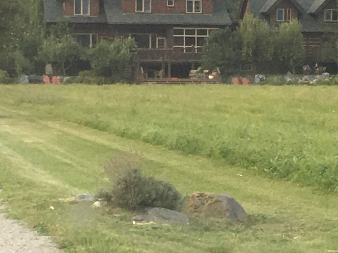 Pemberton Valley Inn主图