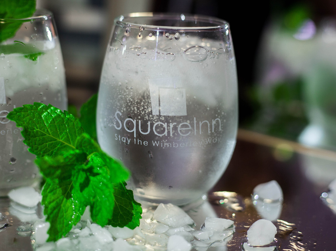 Square Inn & The Legacy Lounge主图