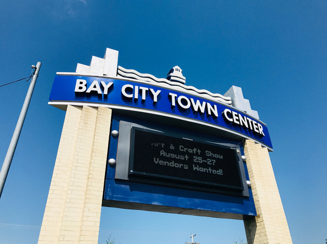Bay City Town Center景点图片