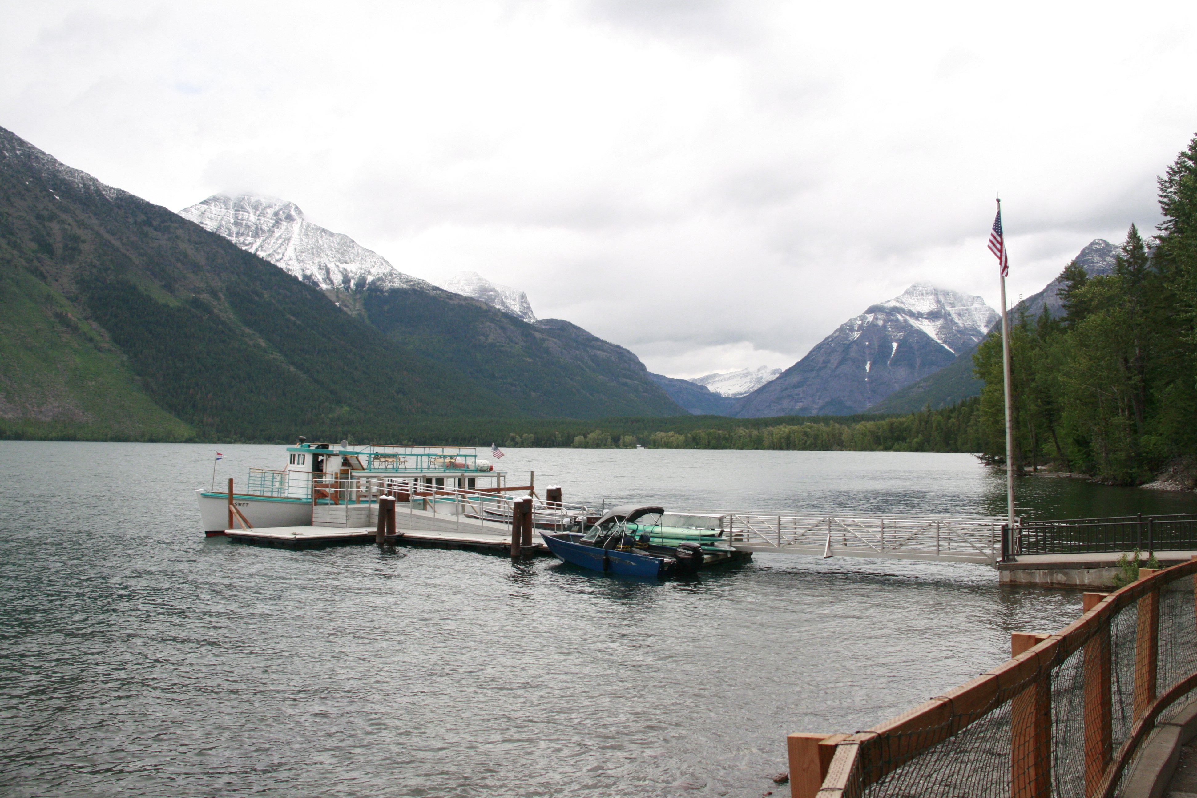 Motel Lake McDonald-泳池