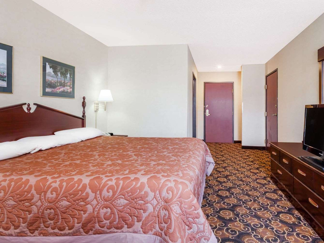 Super 8 by Wyndham Evansville North主图