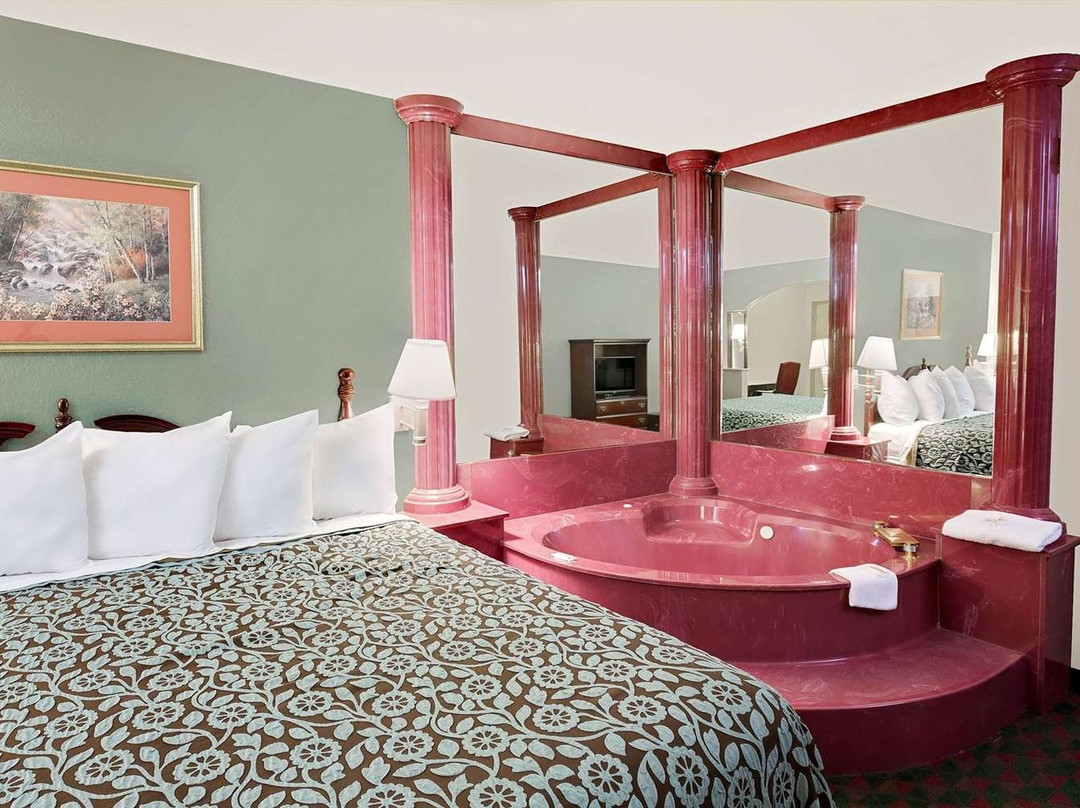 Days Inn & Suites by Wyndham Opelousas主图