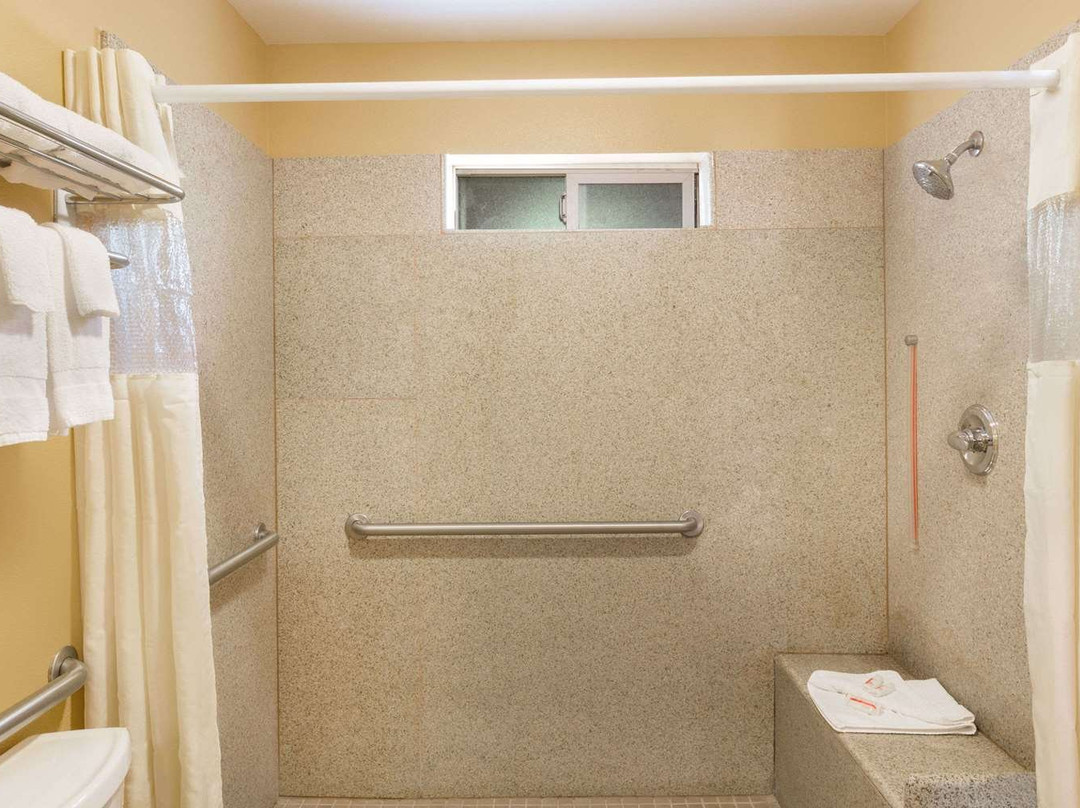 基恩城戴斯酒店主图