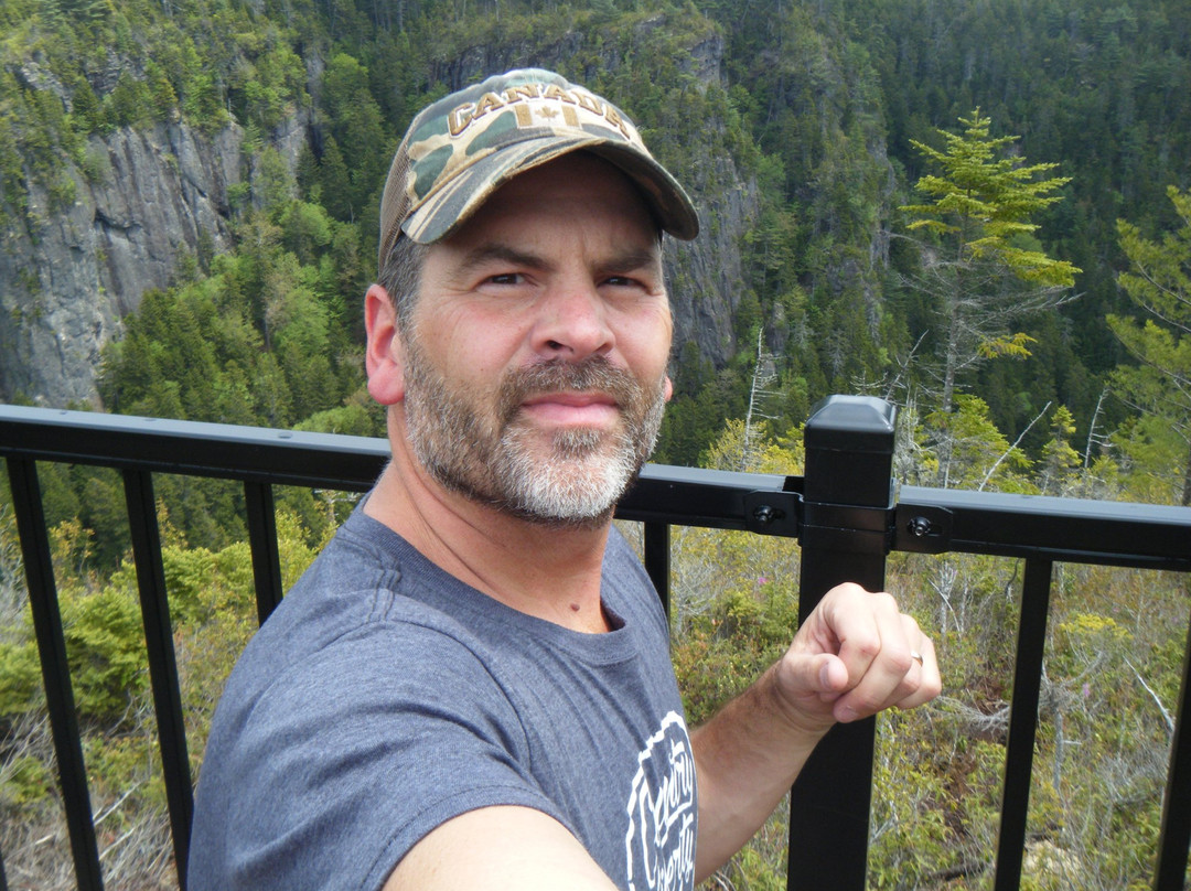 Walton Glen Gorge Falls-St. Martins必去景点