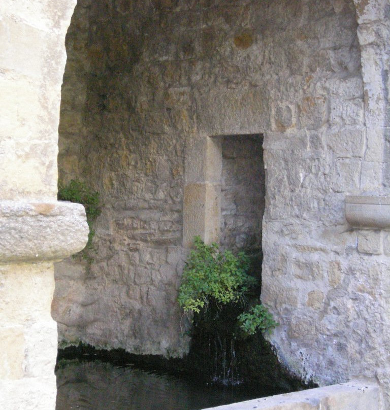 Fonte e porta san Felice-沃尔泰拉必去景点