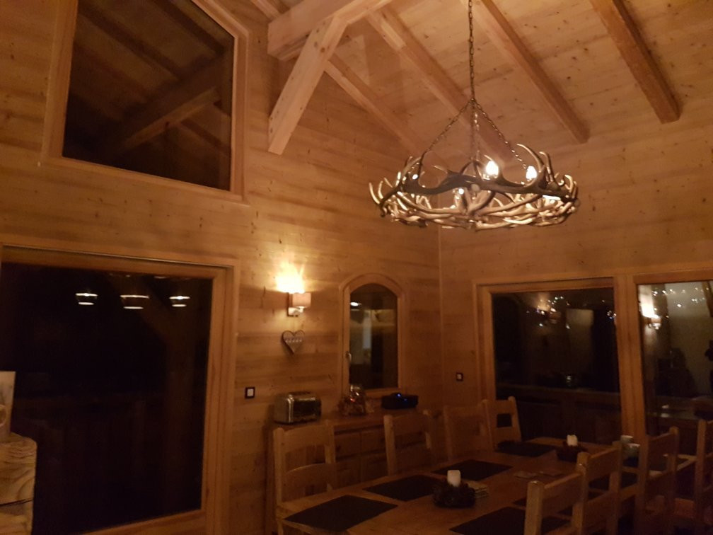 Alpine Descents, Chalet Carnauba主图