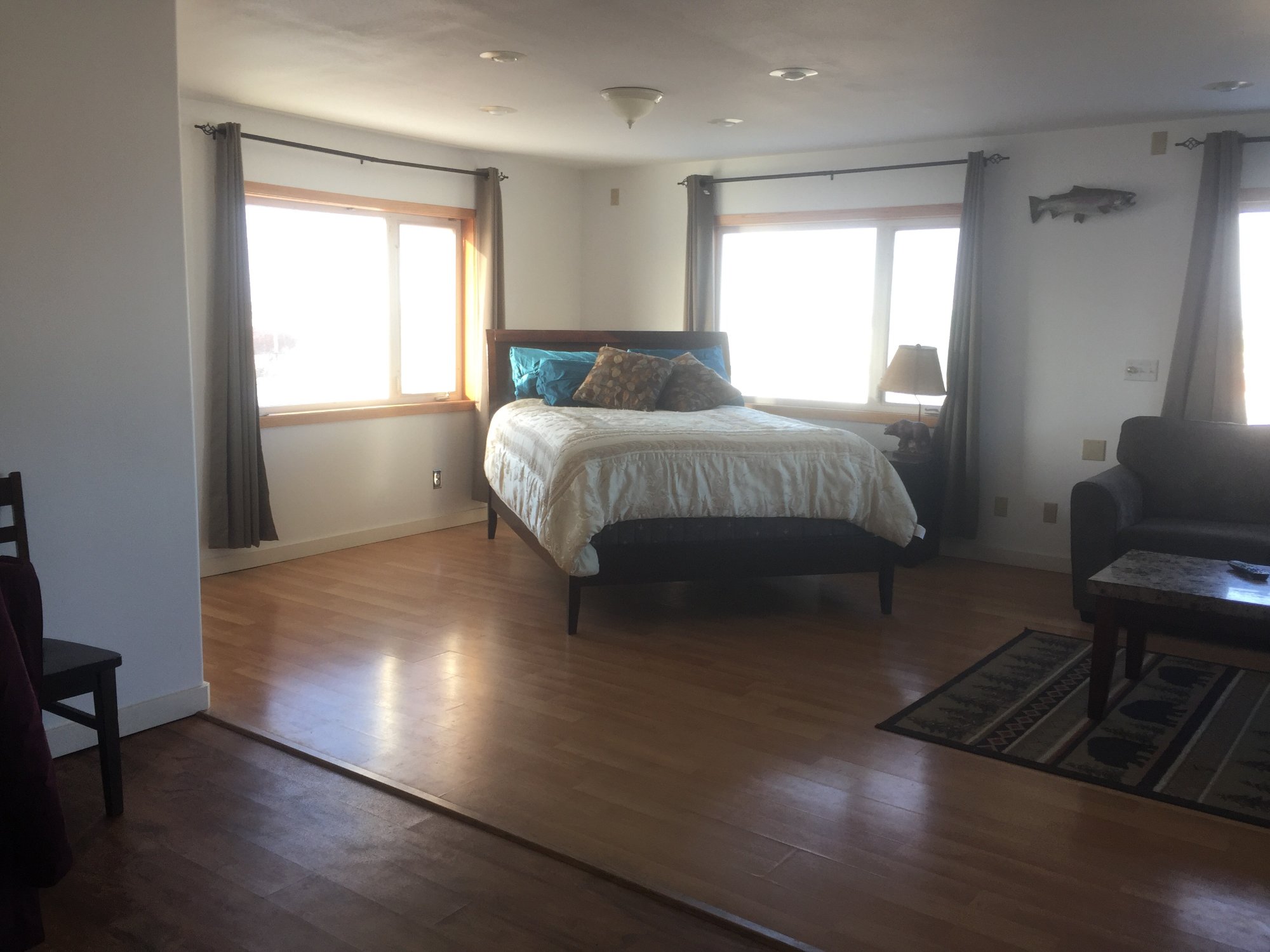 Bear Paw Inn-官方