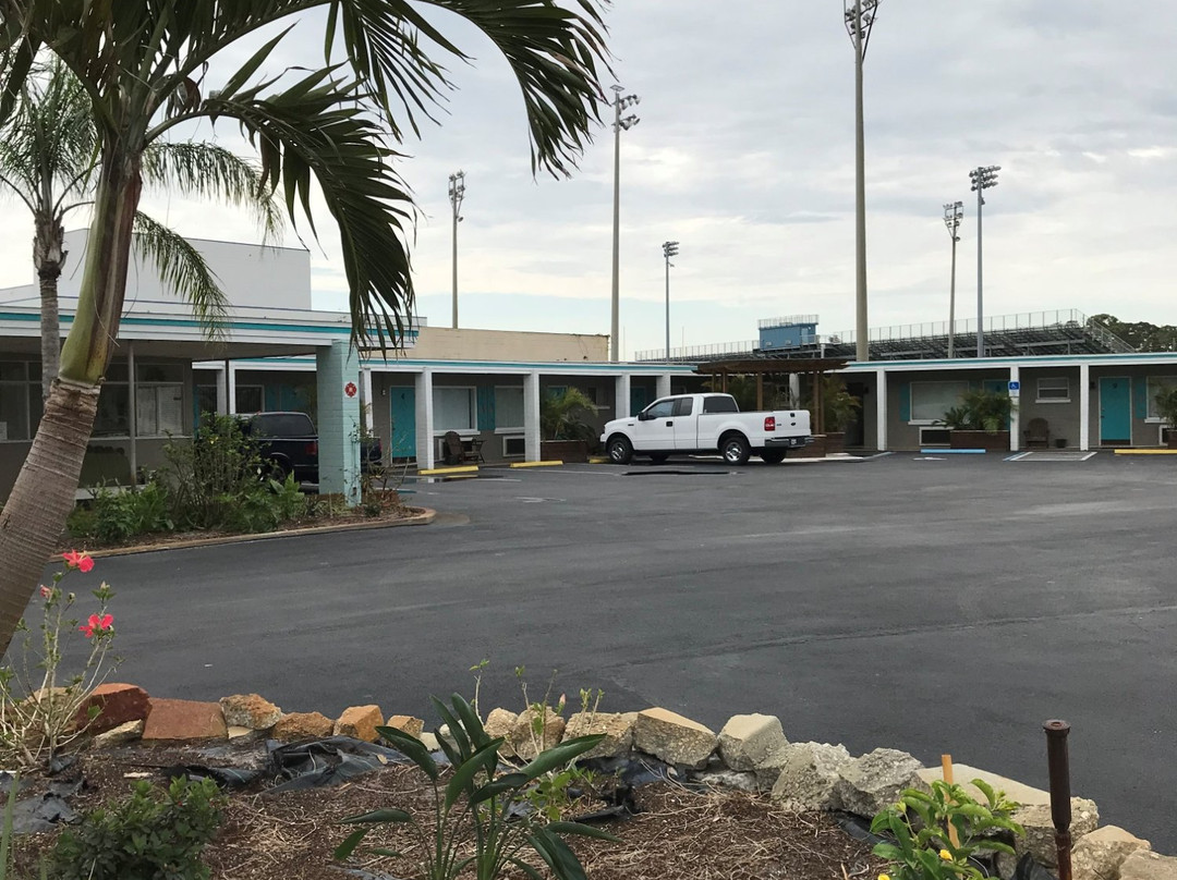 Wade's Motor Inn