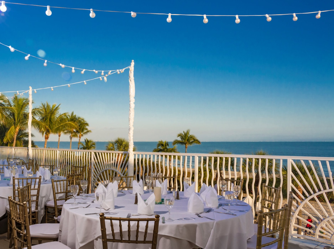 日晷海滩度假温泉酒店主图