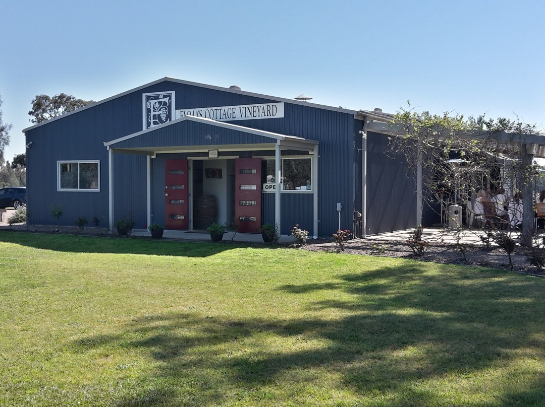 Emma's Cottage Vineyard Cellar Door Gallery-Lovedale必去景点