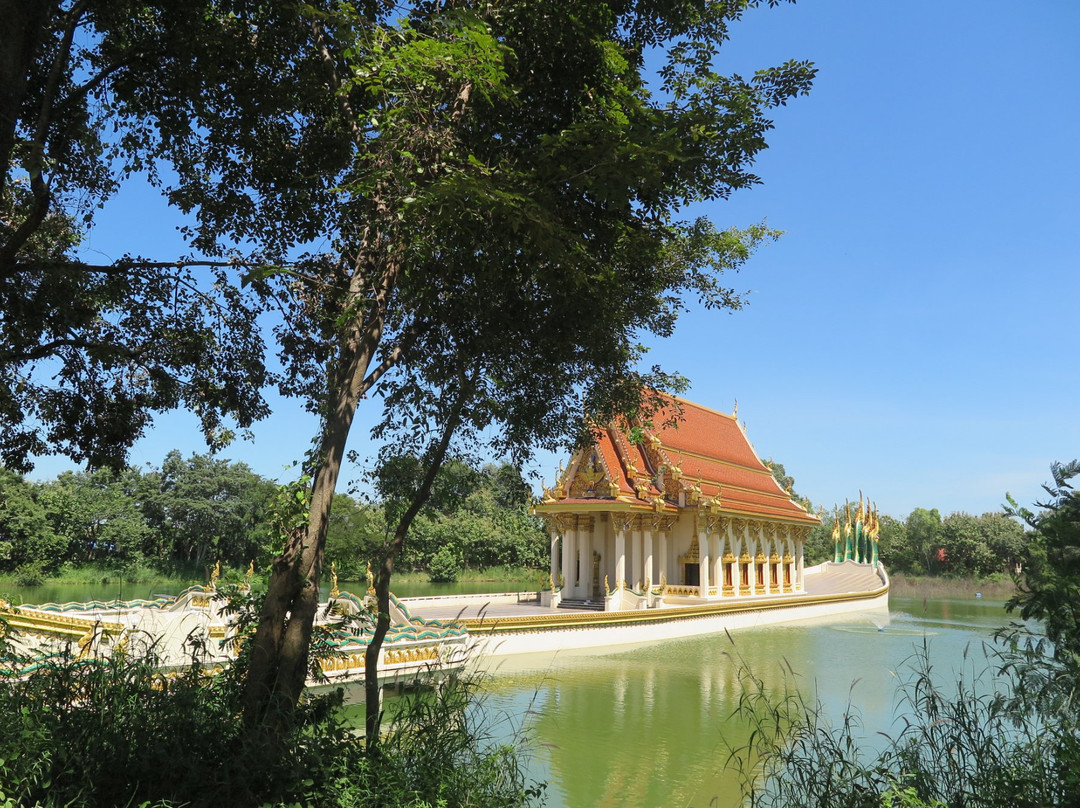 Wat Saprasansuk景点图片