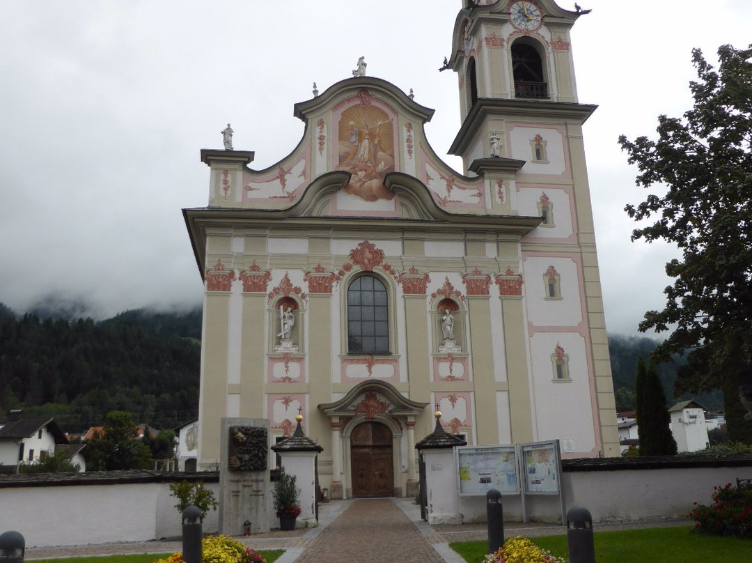 Eglise paroissiale de St-Pierre et de St-Paul-Gotzens必去景点