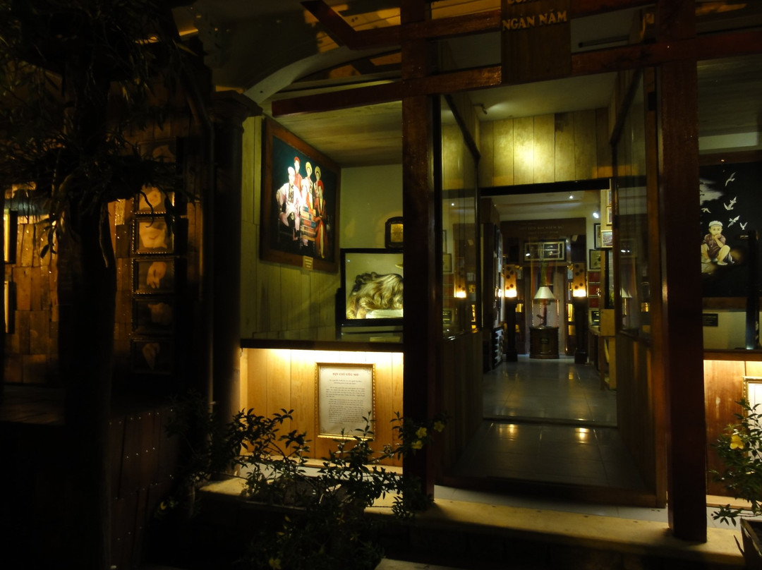 XQ Hand Embroidery-顺化必去景点