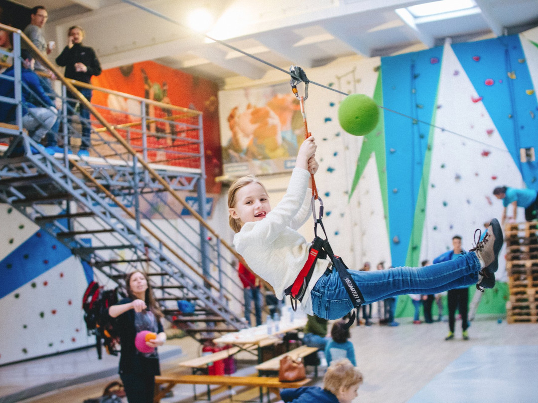 Zero Gravity Climbing Gym景点图片
