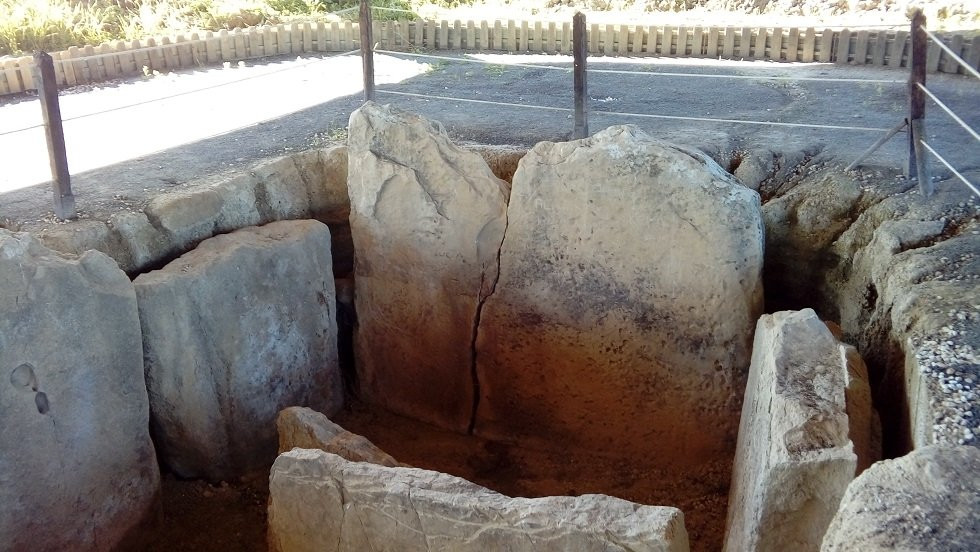 Dolmen de Alberite景点图片