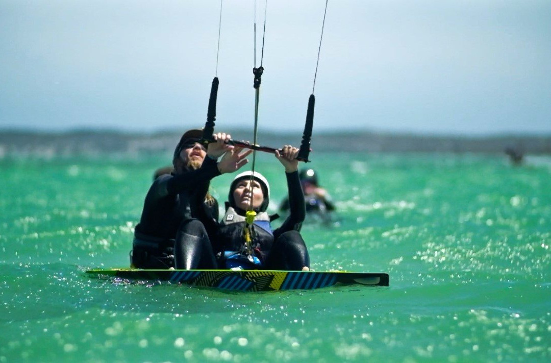 Coastline Kitesurfing景点图片