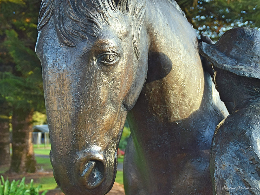 Day Off Peter Bronze Statue-Angaston必去景点