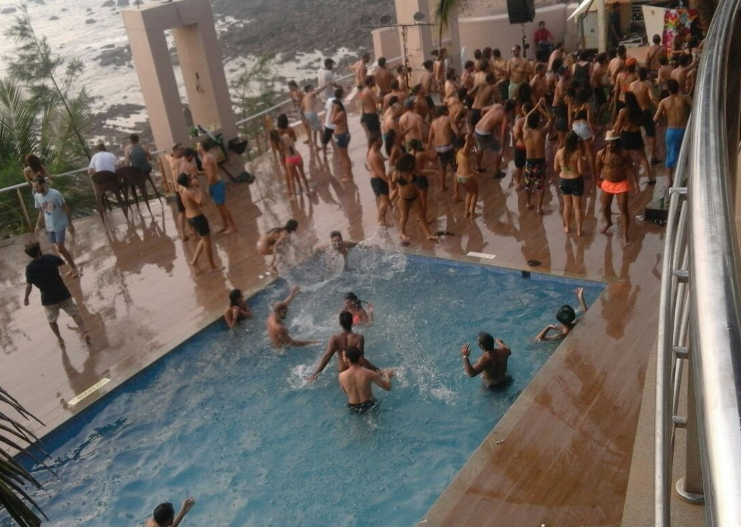 Nyex Beach Club-安朱纳必去景点