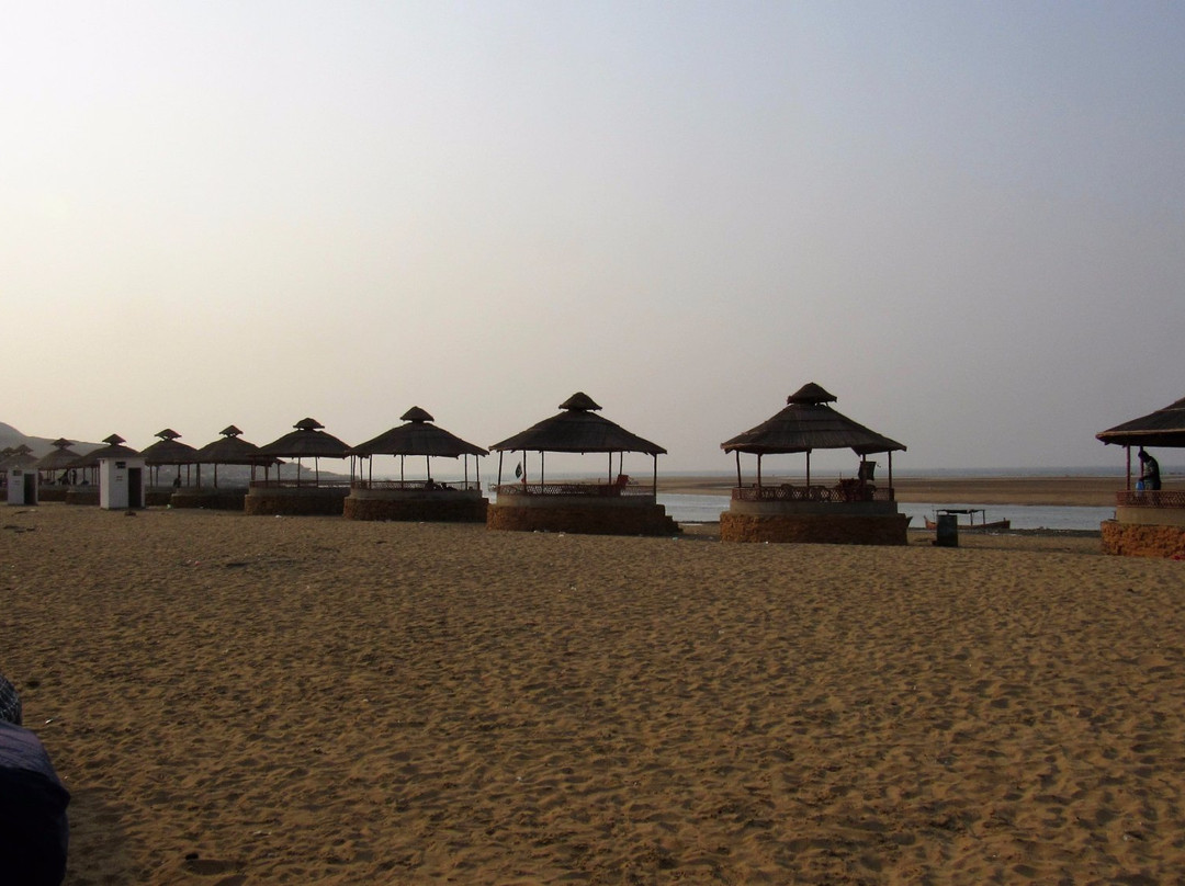 Churna Island-卡拉奇必去景点