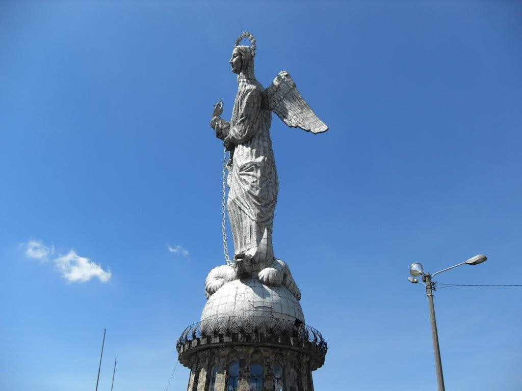 La Virgen del Panecillo景点图片