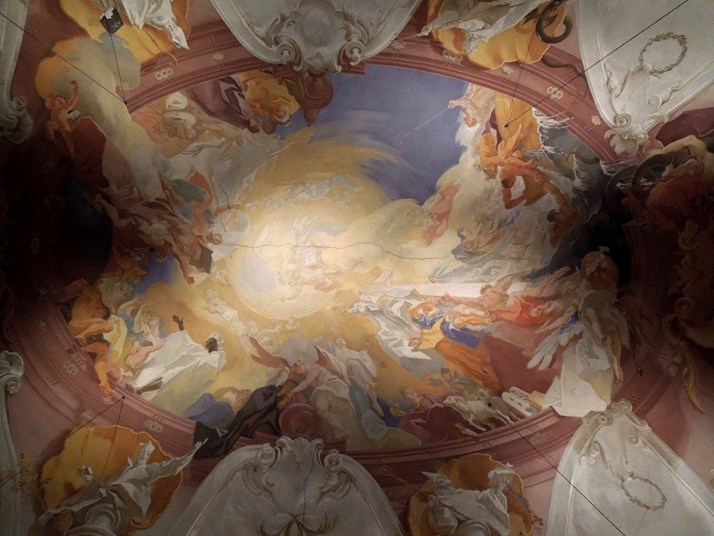 Evangelische Dreieinigkeitskirche-霍伊特必去景点