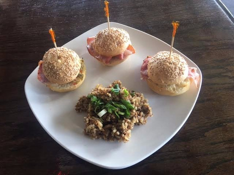 Mojo's Sports Grille-汉布尔必去景点