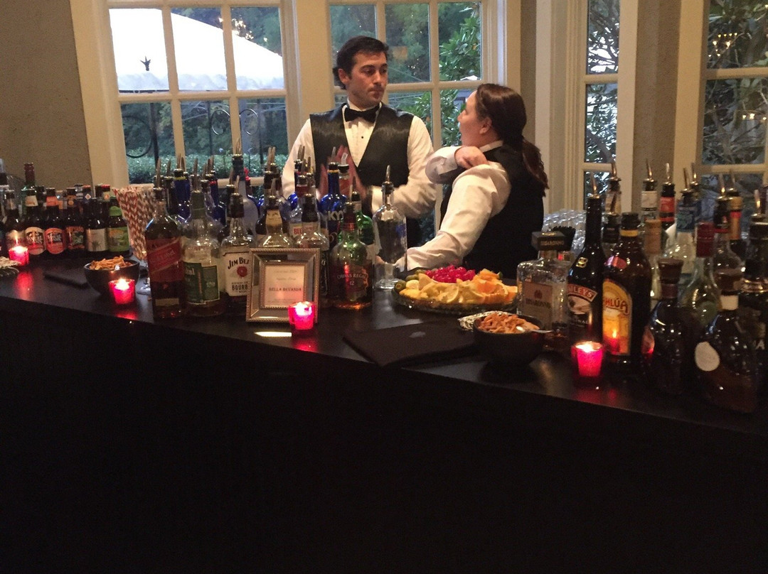 Lord Thompson Manor主图