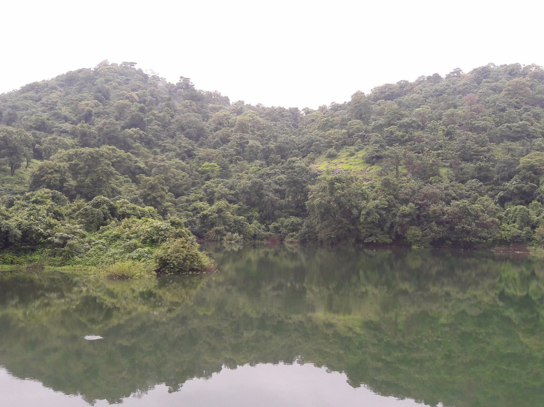 Pelhar Lake景点图片
