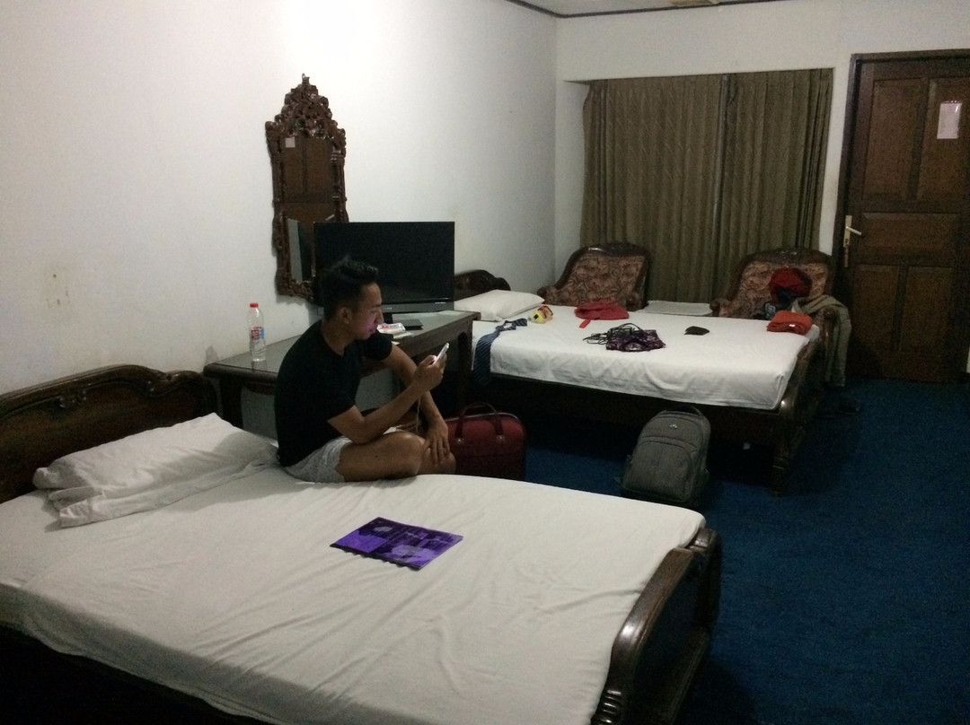 阿鲁姆拜酒店主图