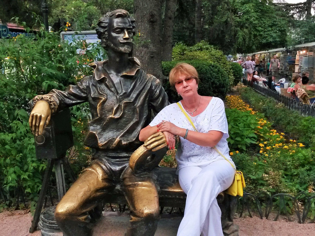 Monument to Aleksandr Khanzhonkov-雅尔达必去景点