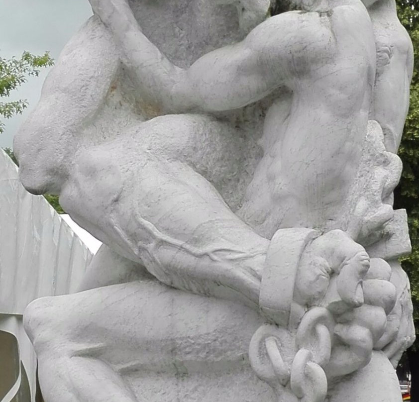 Engels Denkmal "Die starke Linke"-伍珀塔尔必去景点